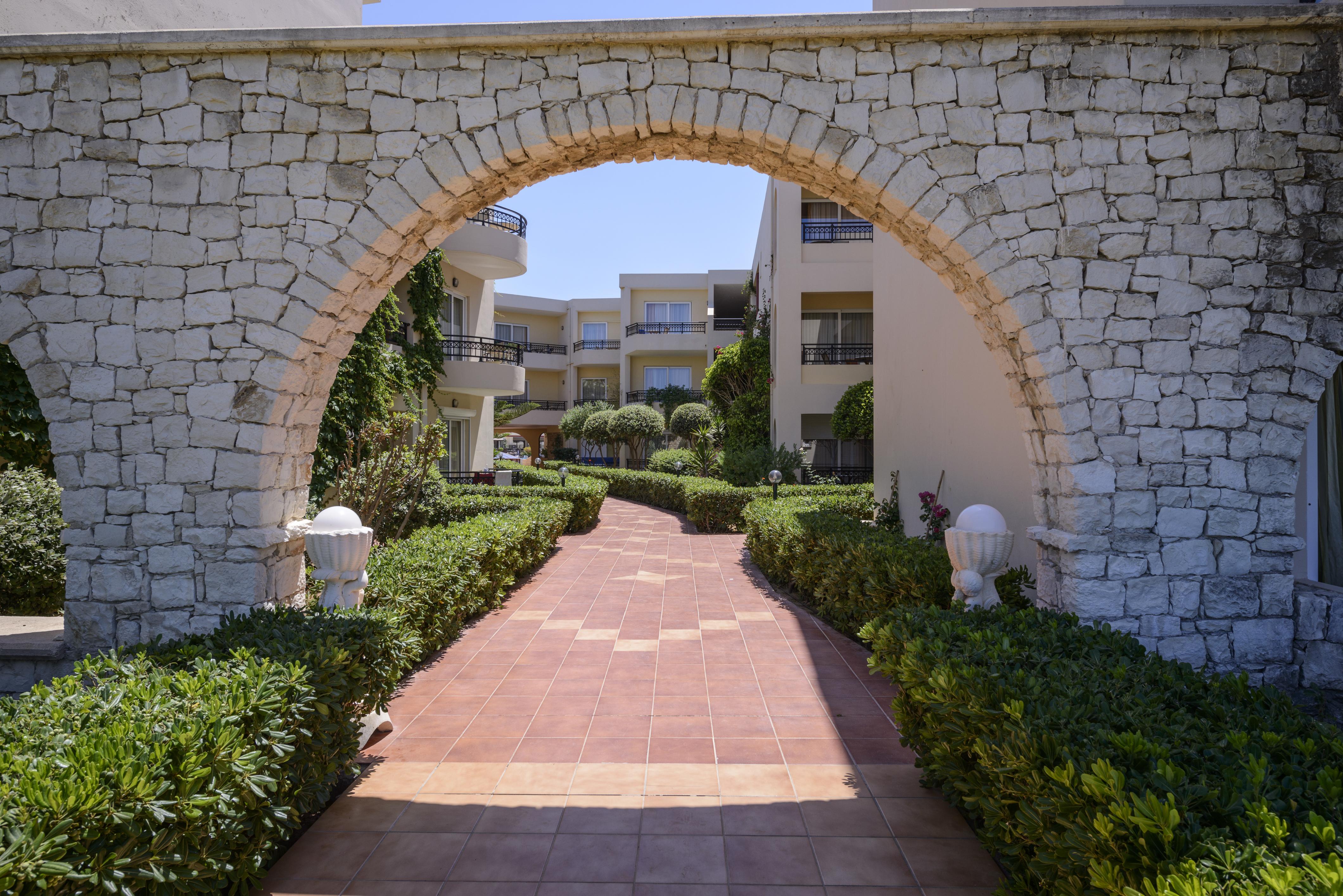 Paralia Kourna Vantaris Palace מראה חיצוני תמונה
