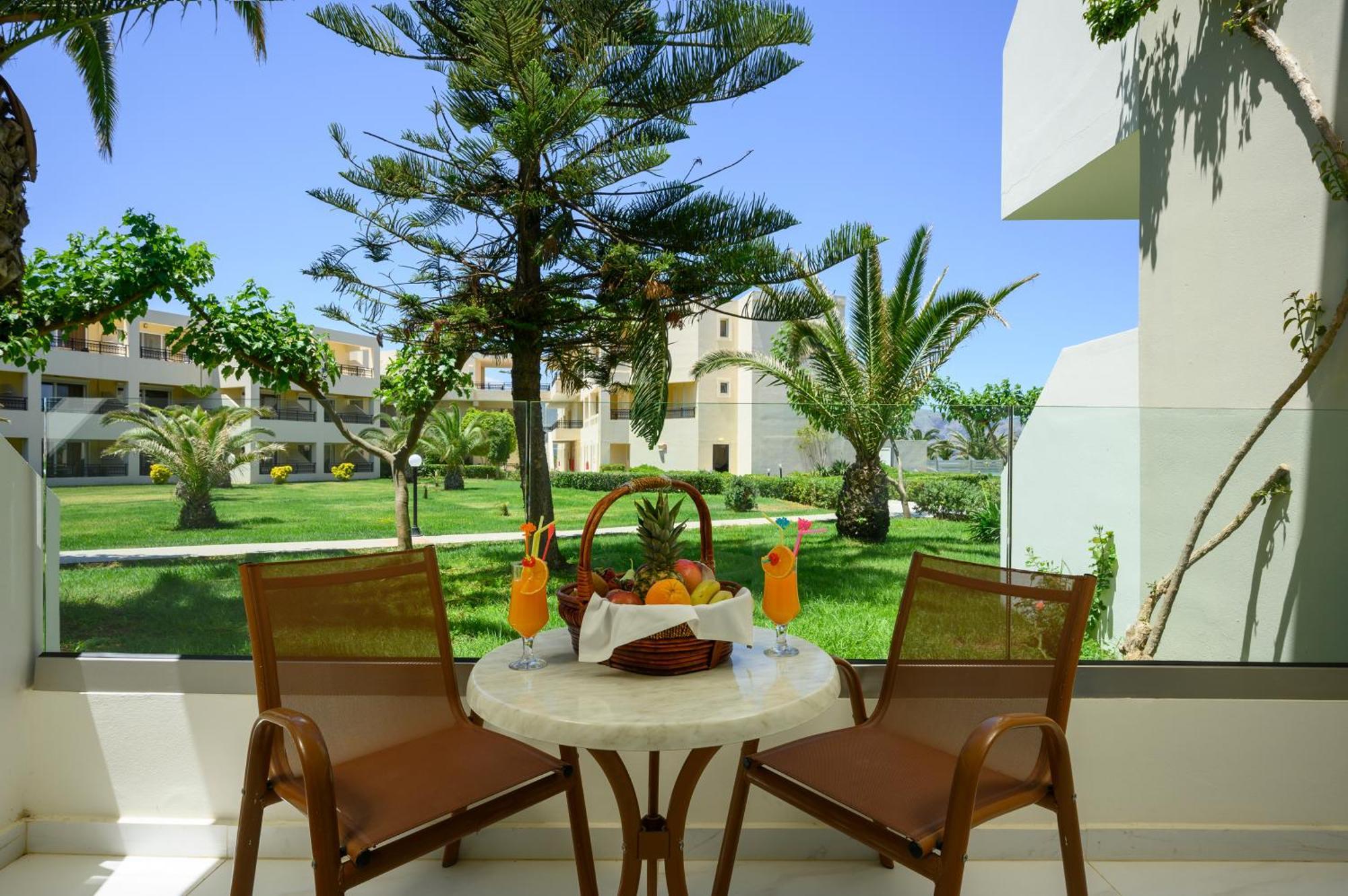 Paralia Kourna Vantaris Palace מראה חיצוני תמונה