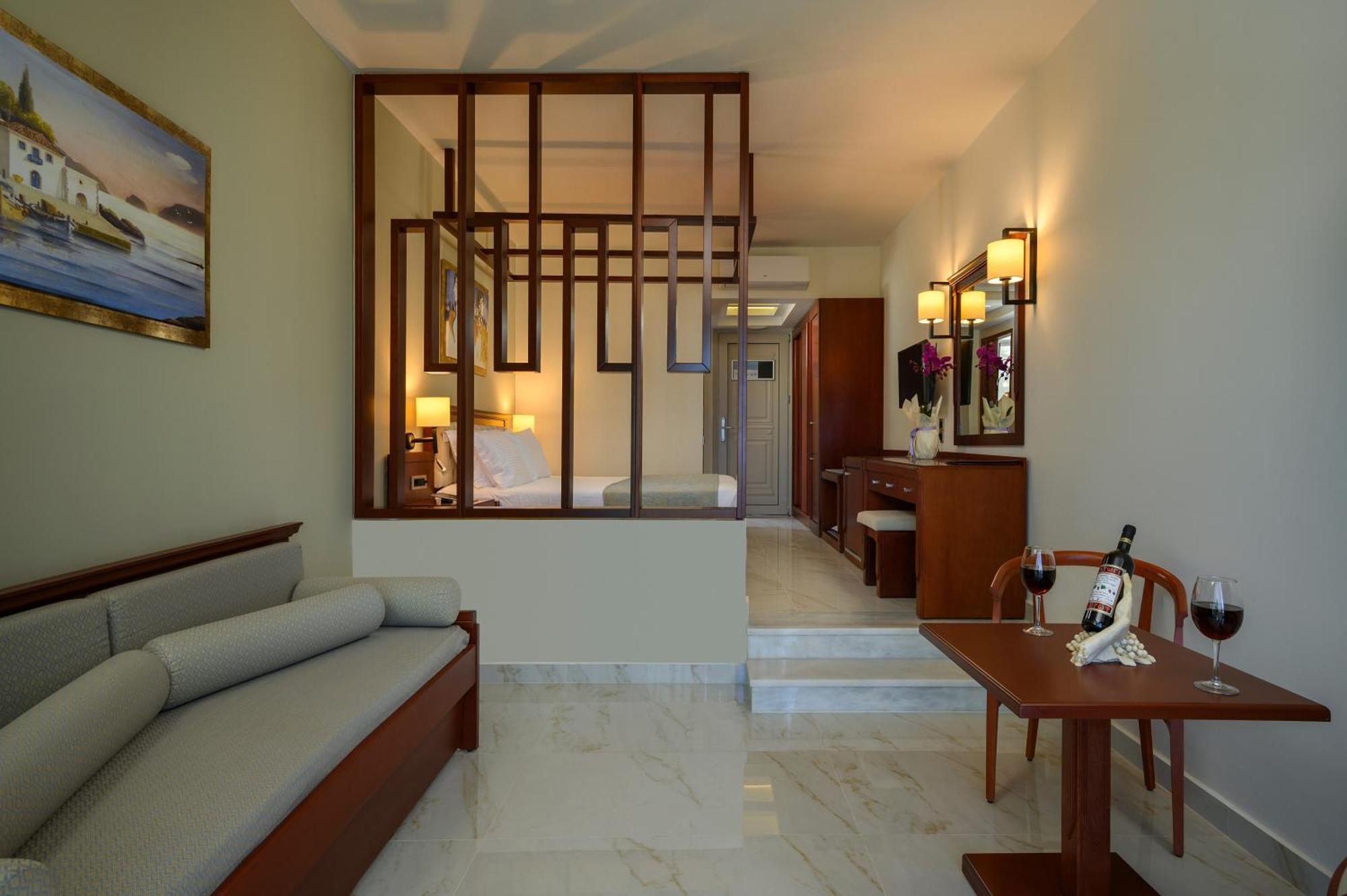 Paralia Kourna Vantaris Palace מראה חיצוני תמונה