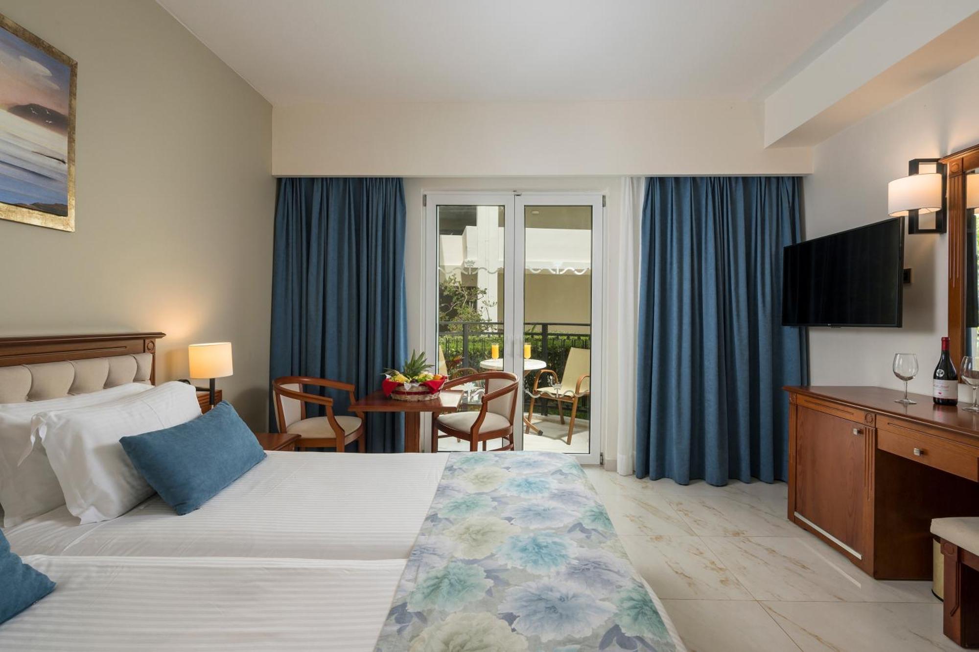 Paralia Kourna Vantaris Palace מראה חיצוני תמונה